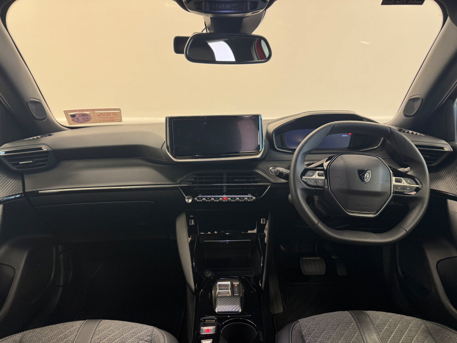 2025 Peugeot 2008 - image 7