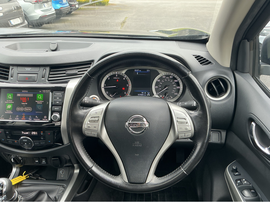 2021 Nissan Navara - image 14