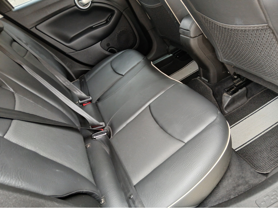 2019 Fiat 500X - image 5