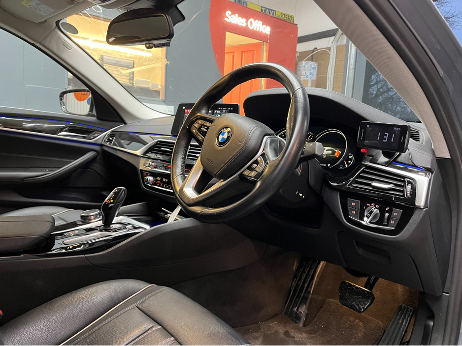 2017 BMW 5 Series €22950! 2017 BMW 530E LUXURY iPERFORMANCE 2.0 AUTOMATIC / CRUISE CONTROL / 360° PARKING CAMERA / ELECTRIC HEATED SEATS €22,950