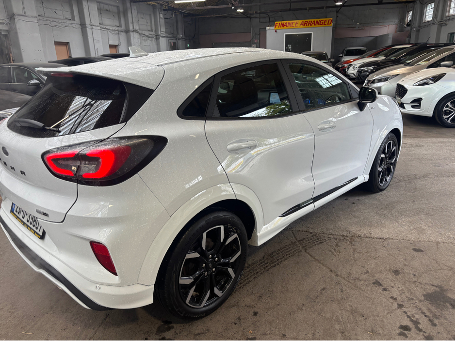 2023 Ford Puma - image 2