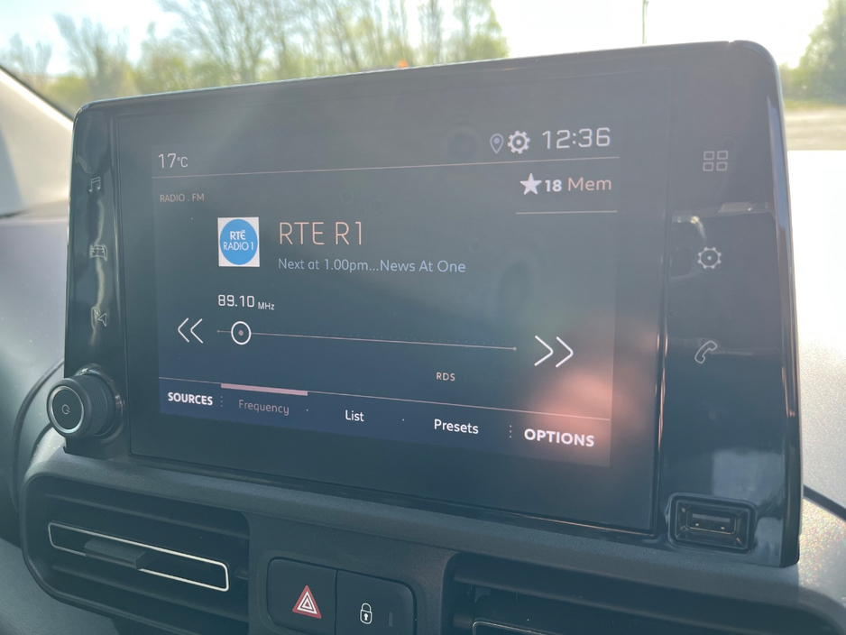 2022 Peugeot Rifter - image 17