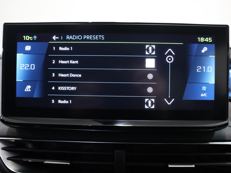 2022 Peugeot 3008 - image 12