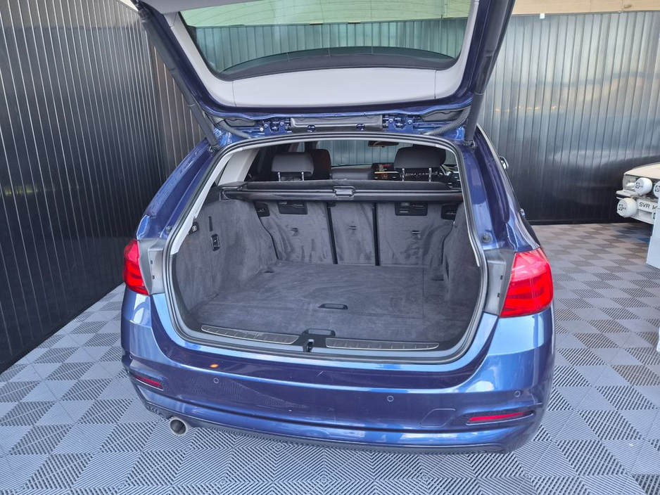 2018 BMW 3 Series - image 9