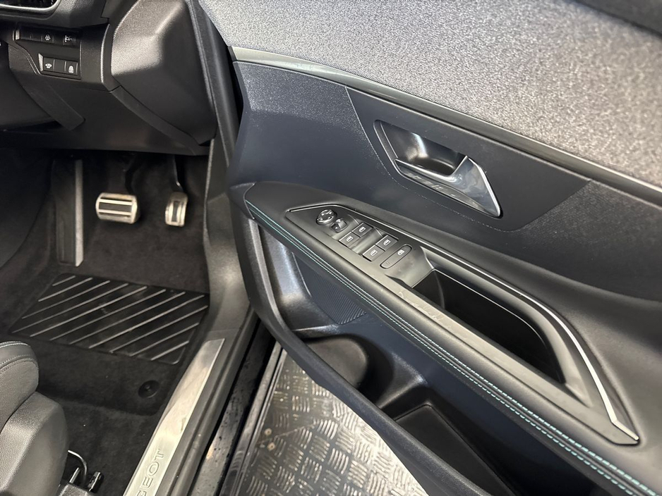 2024 Peugeot 5008 - image 11