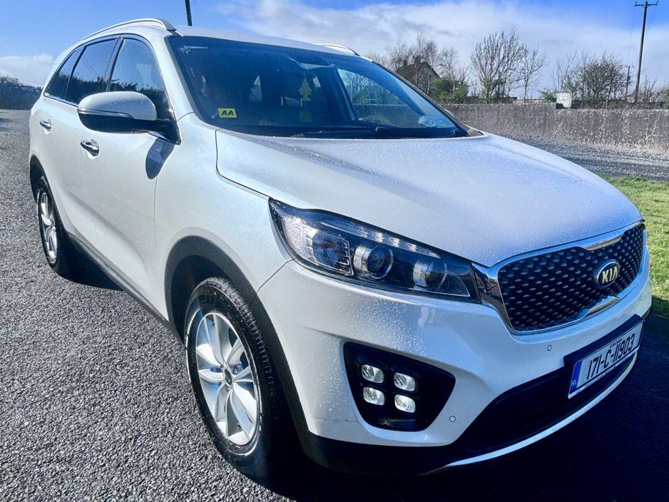 2017 Kia Sorento - image 3