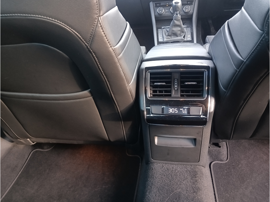 2015 Skoda Superb 1.6 TDI SE BUSINESS 120 120PS 5DR €8,950