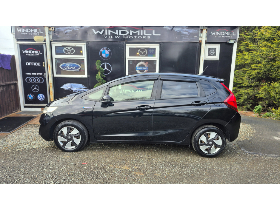 2014 Honda Fit - image 8