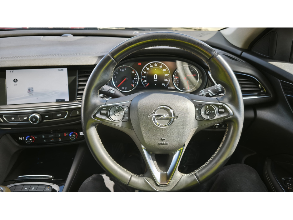 2017 Opel Insignia - image 25