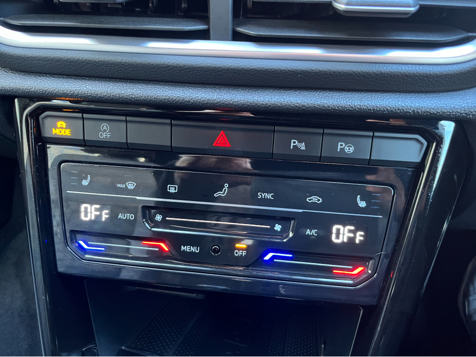 2023 Volkswagen T-Roc - image 18