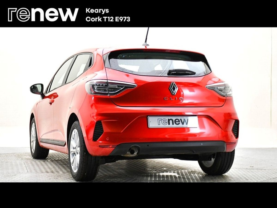 2025 Renault Clio - image 3