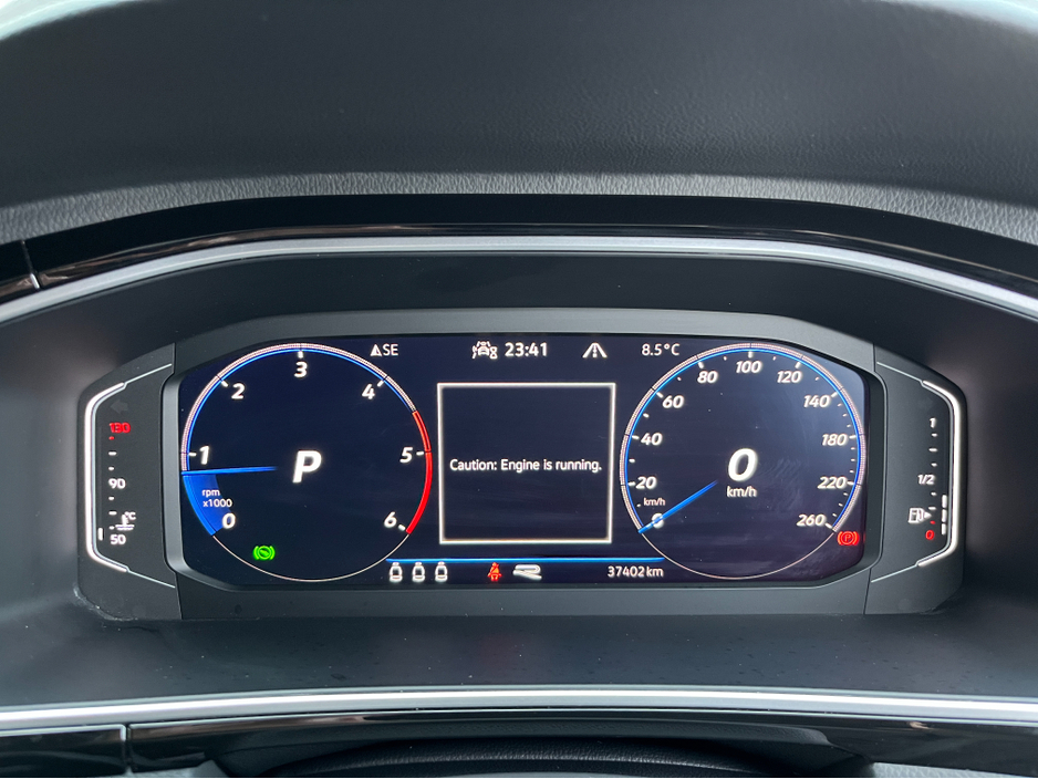 2023 Volkswagen T-Roc R-LINE AUTOMATIC 2.0 DIESEL //HALF LEATHER HEATED SEATS//REVERSE CAMERA//ADAPTIVE CRUISE CONTROL//KEYLESS ENTRY// €31,950