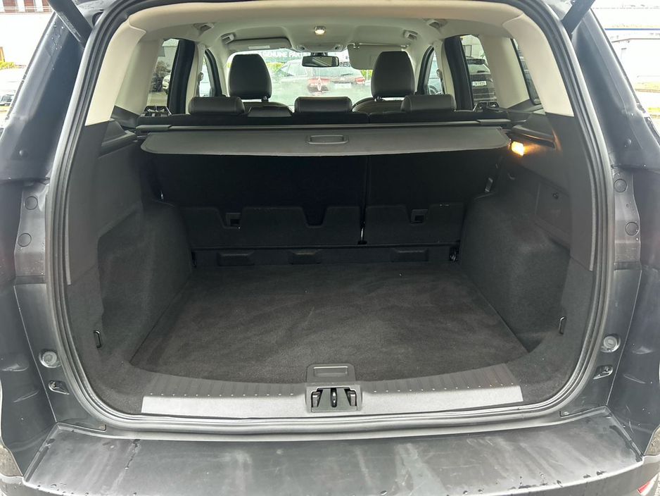 2019 Ford Kuga - image 9