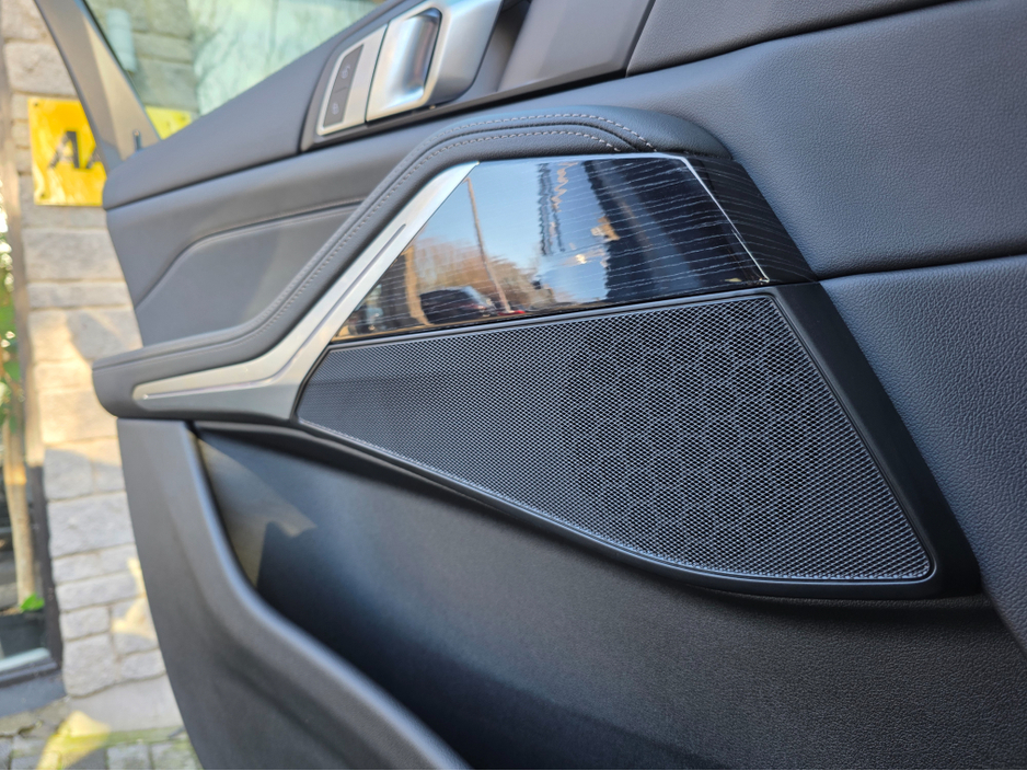 2025 BMW X5 XDRIVE50E M SPORT AUTO. ONLY 5K MILES. FINANCE ARRANGED. SIMI. AA APPROVED. €97,950