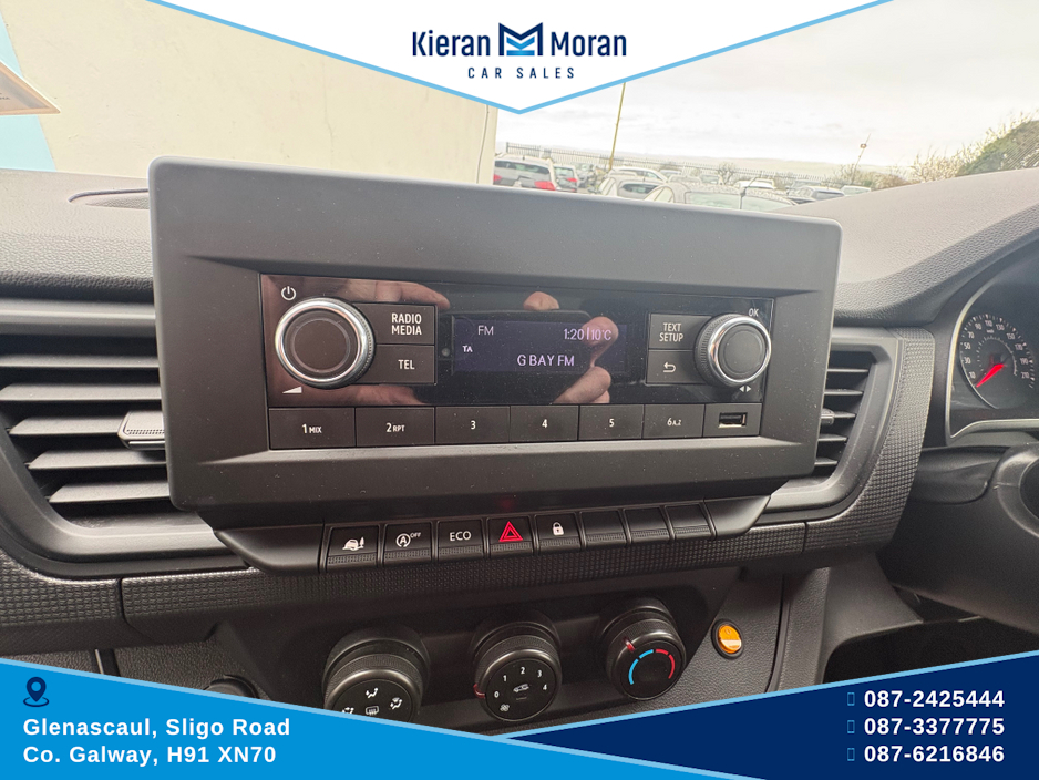 2023 Renault Trafic - image 11