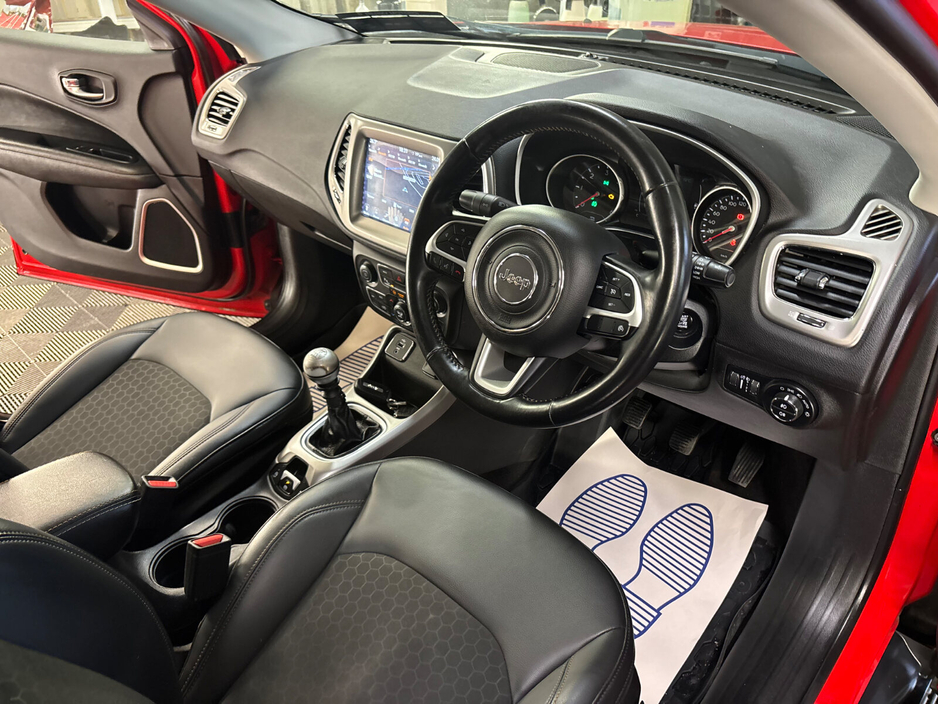 2019 Jeep Compass - image 9