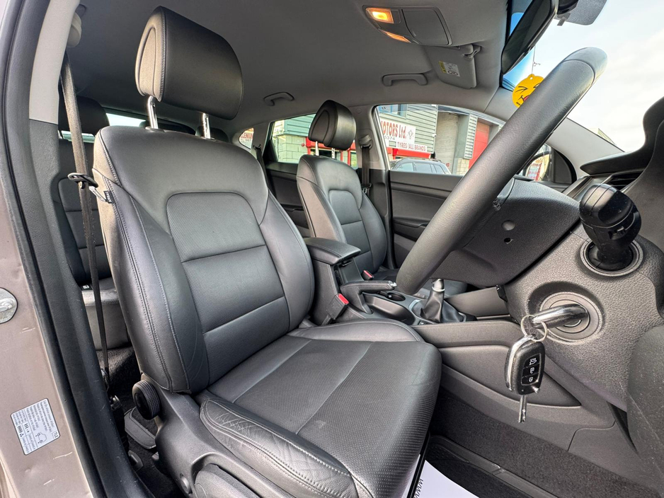 2017 Hyundai Tucson - image 12