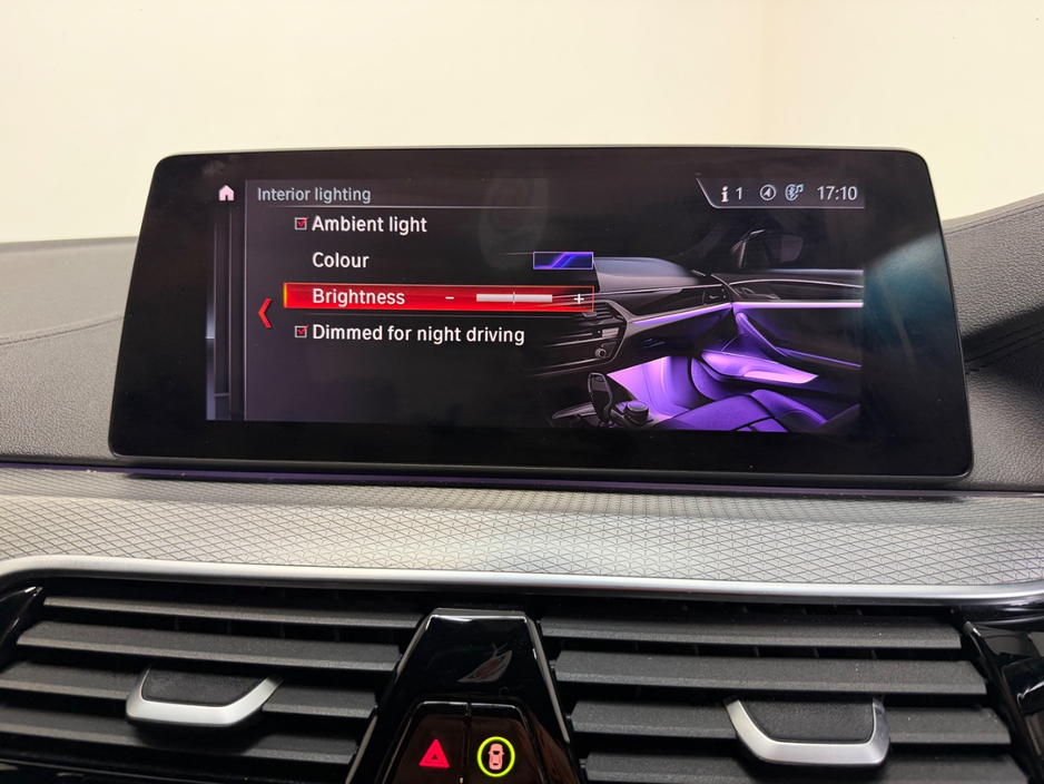 2018 BMW 5 Series - image 20