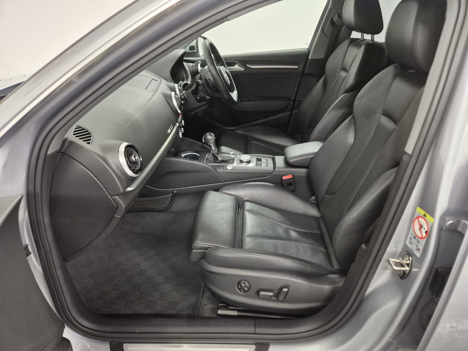 2019 Audi A3 SPORT LUXURY PACK**1.4 TFSI AUTO**FULL LEATHER**FULL ELECTRIC HEATED SEATS**FACELIFT SPORT MODEL**APPLE AND ANDROID CARPLAY**DIGITAL DASH**IRISH MAPS**KEYLESS ENTRY**WARRANTY AVAILABLE**FINANCE €21,949