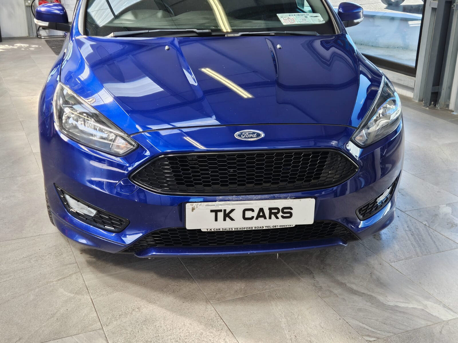 2018 Ford Focus - image 4