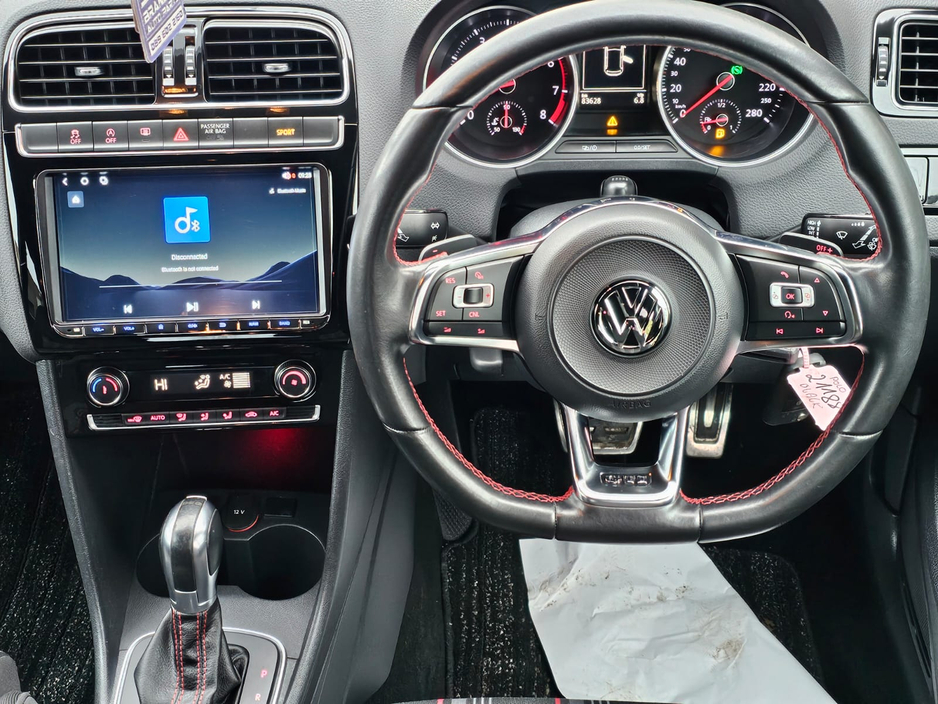 2017 Volkswagen Polo - image 24