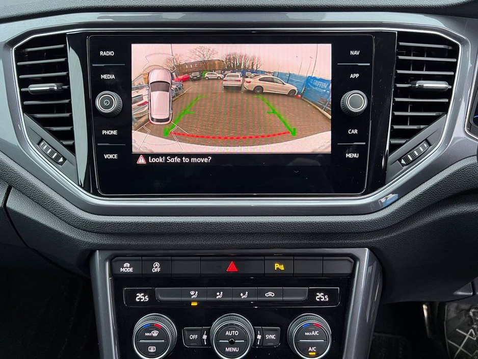 2020 Volkswagen T-Roc R-LINE 2.0 TDI * BIG SPEC * // PARKING SENSORS // R-LINE SPORT SEATS // DIGITAL CLUSTER €26,900