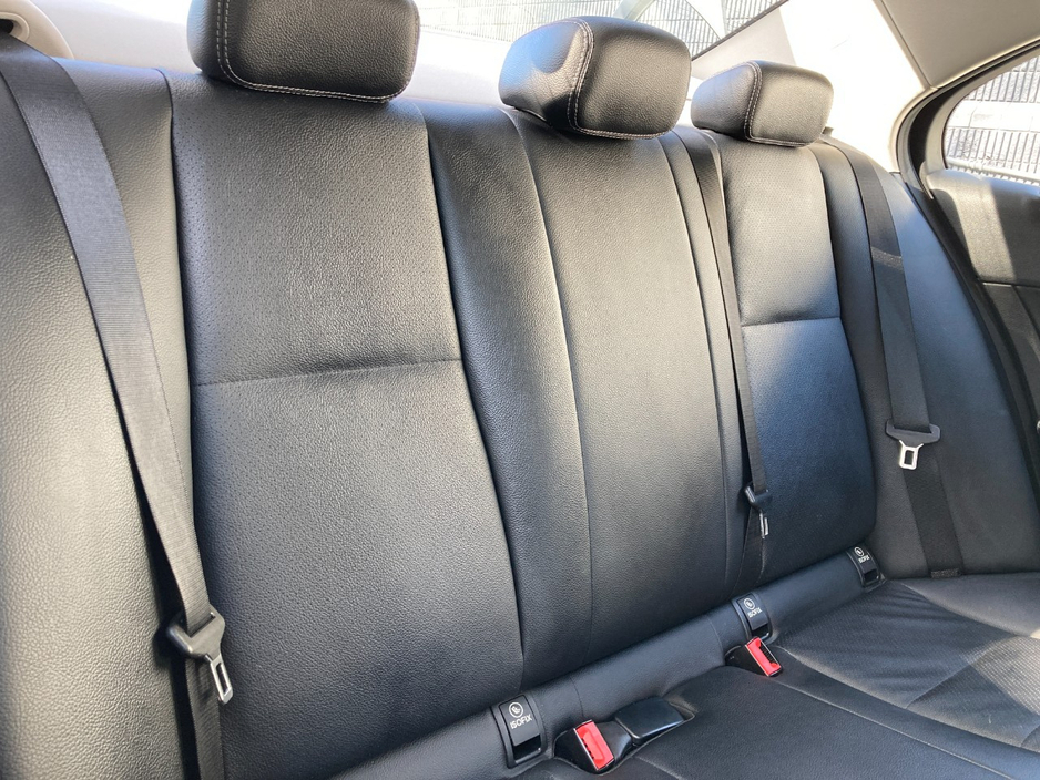 2016 Mercedes-Benz C Class - image 28