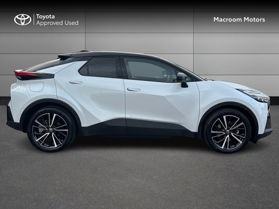 2025 Toyota C-HR - image 3