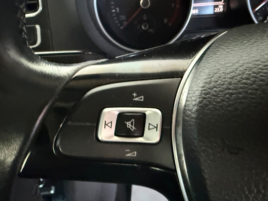 2016 Volkswagen Polo - image 16