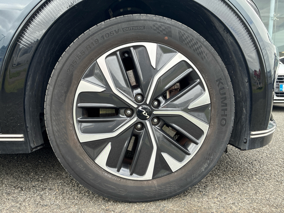 2022 Kia EV6 - image 5