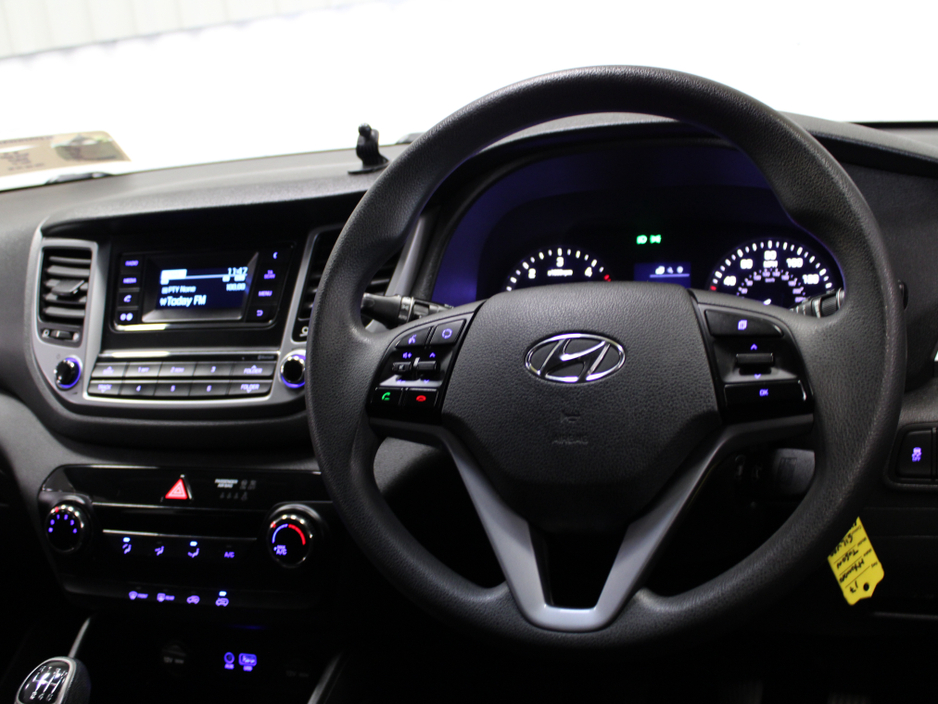 2017 Hyundai Tucson - image 17