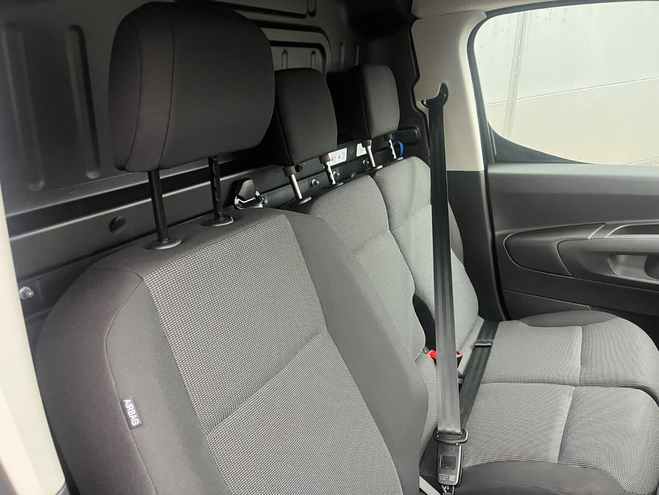 2026 Peugeot Partner  €23,400