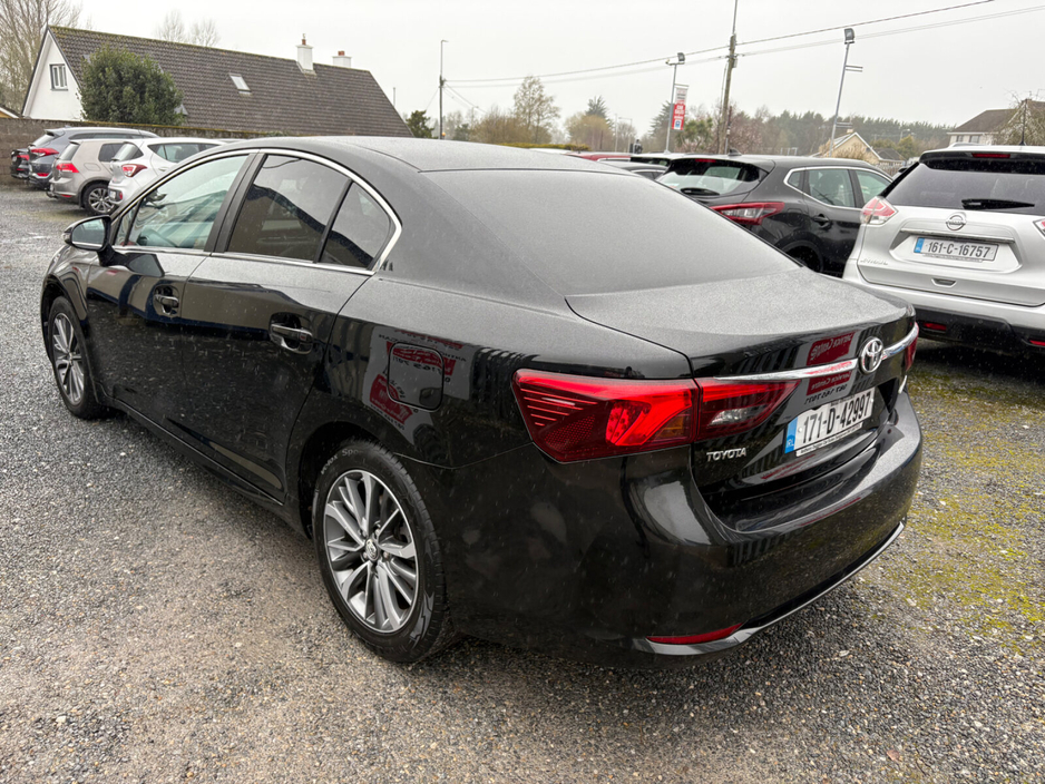 2017 Toyota Avensis - image 5