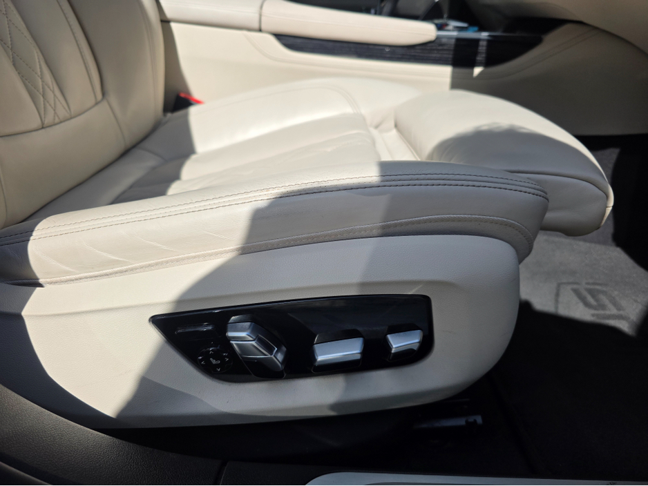 2022 BMW 7 Series - image 16