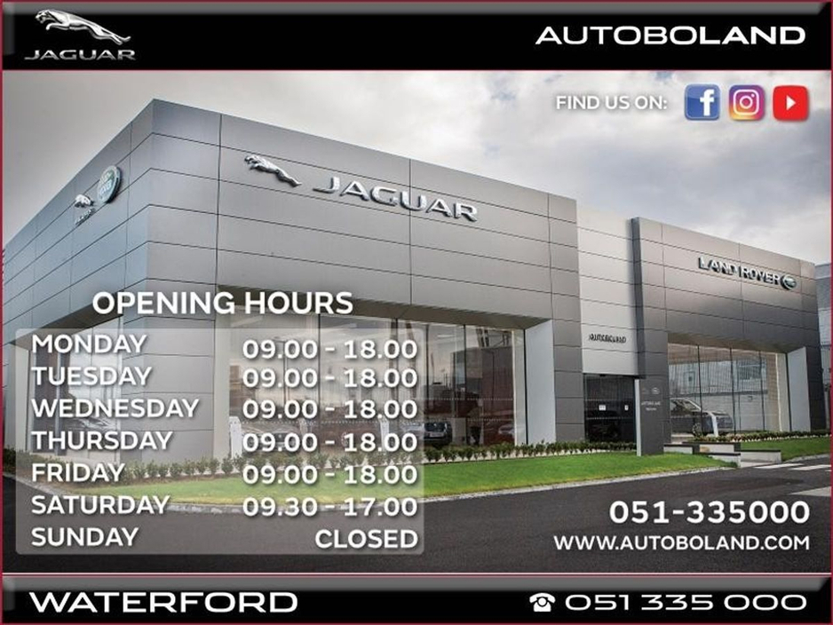 2024 Jaguar F-Pace 2.0 163 PS R-Dynamic S - 19" Diamond Turned Alloy Wheels, Adaptive Cruise Control, Auto High Beam Assist, 360 3D Surround Camera €62,995