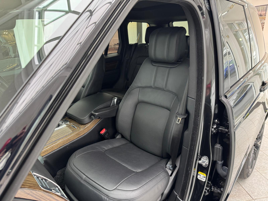 2019 Land Rover Range Rover VOGUE P400E A