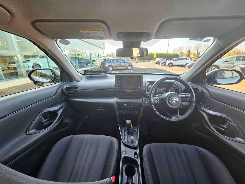 2021 Toyota Yaris Cross - image 7