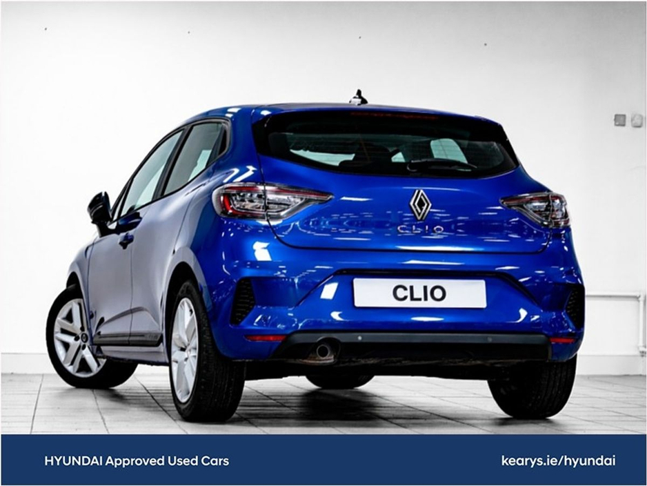 2025 Renault Clio - image 18