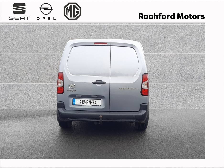 2021 Toyota Proace - image 5