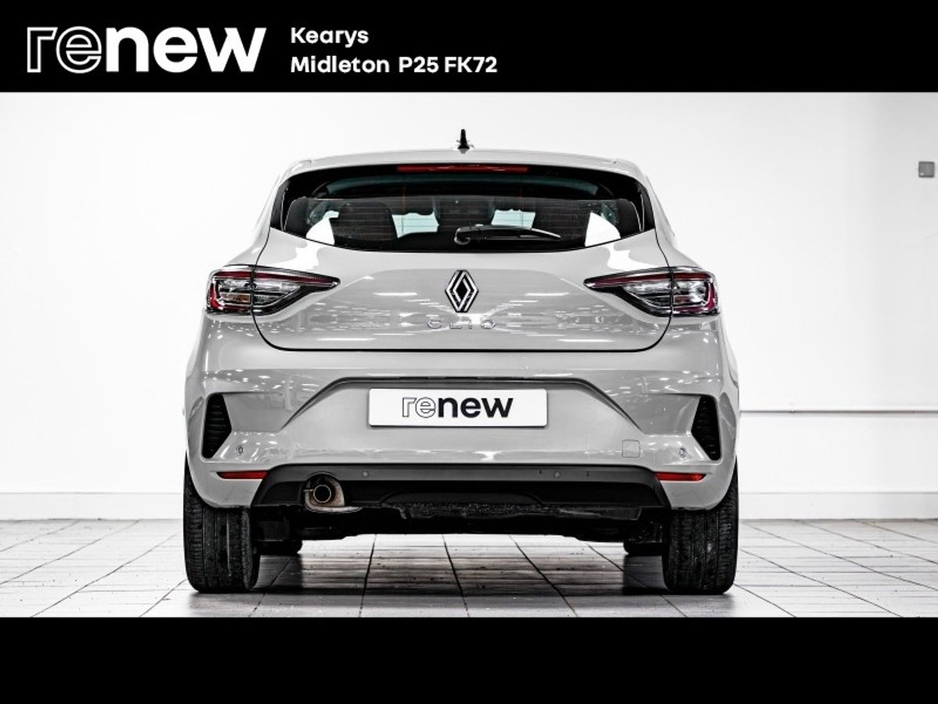 2025 Renault Clio - image 10