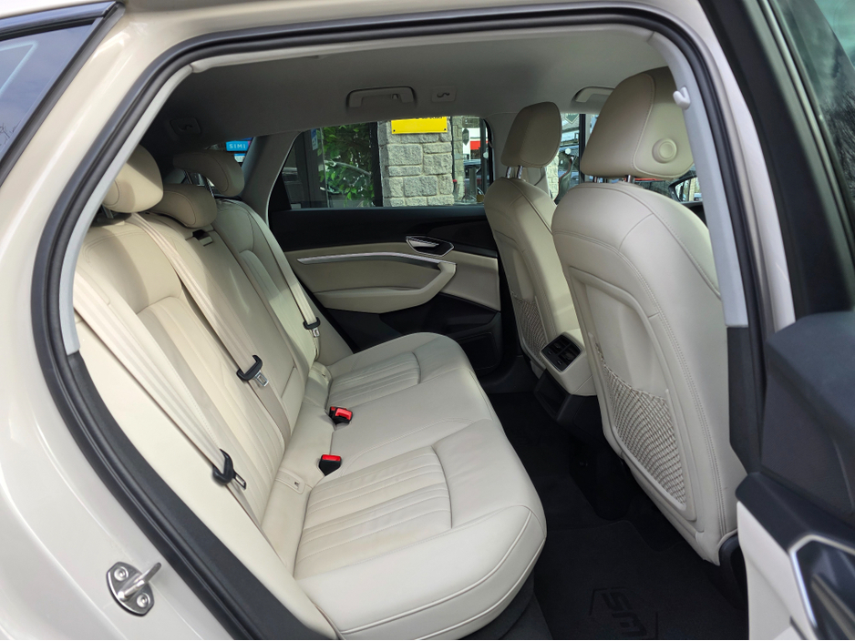 2021 Audi e-tron - image 23