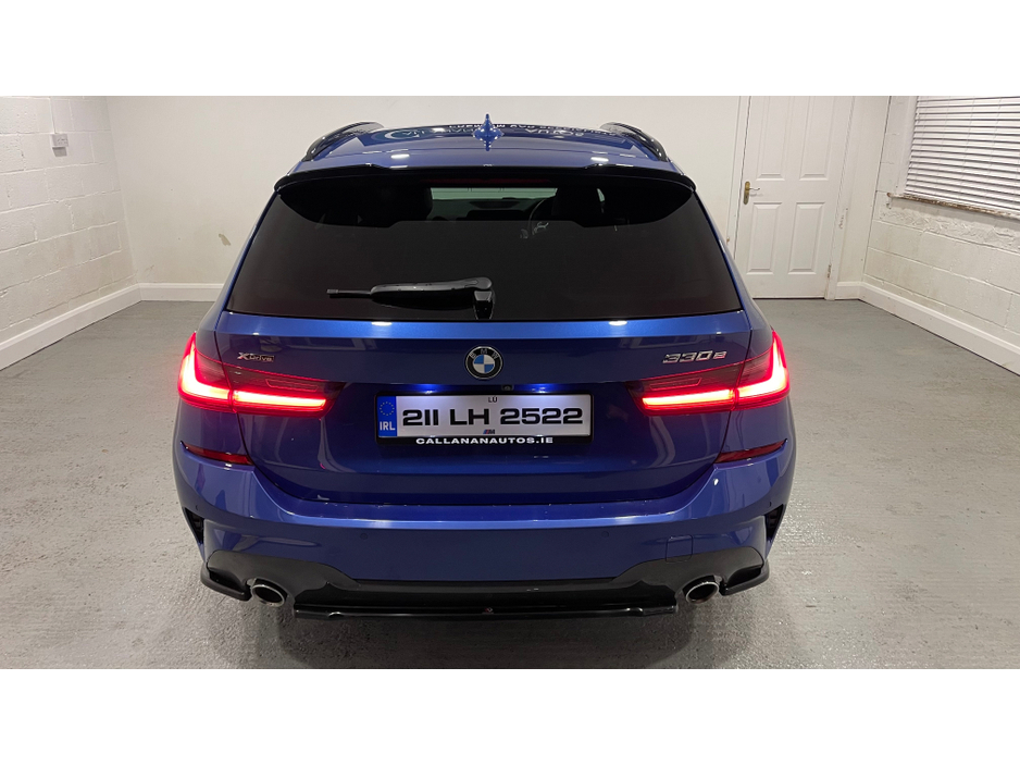 2021 BMW 3 Series - image 26