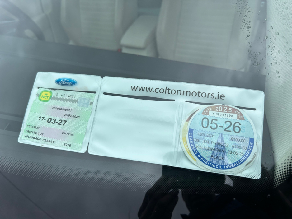 2016 Volkswagen Passat - image 9