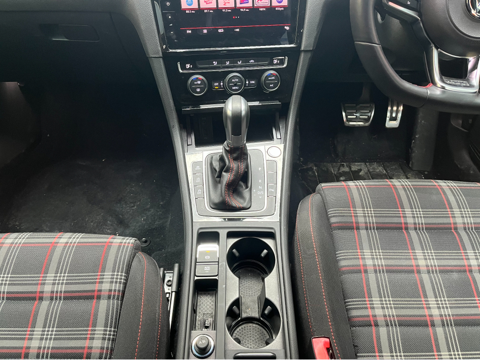 2018 Volkswagen Golf - image 16