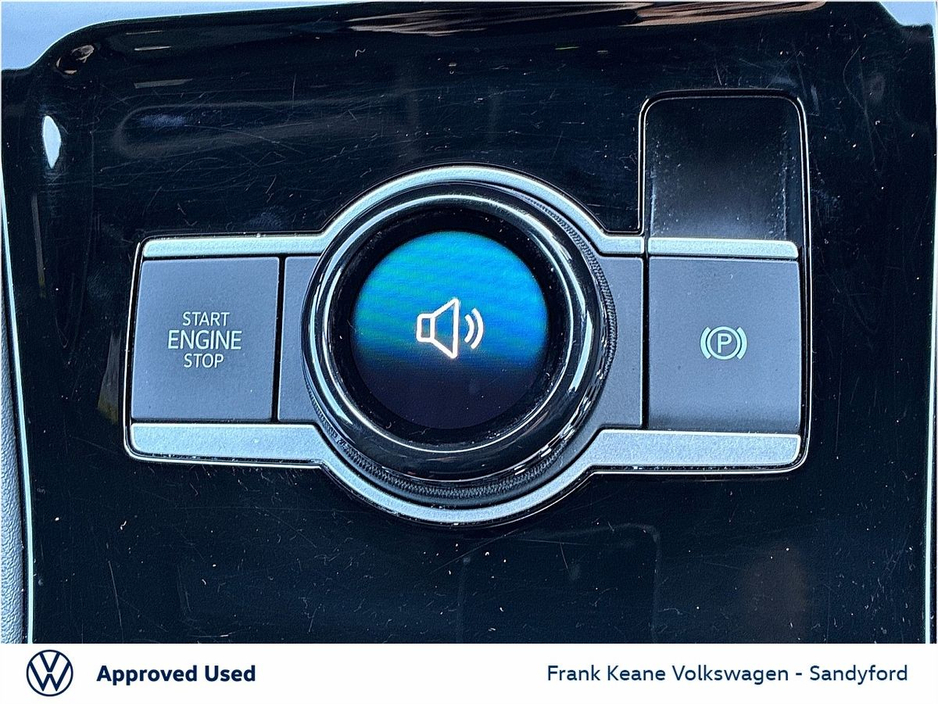 2025 Volkswagen Tiguan - image 21