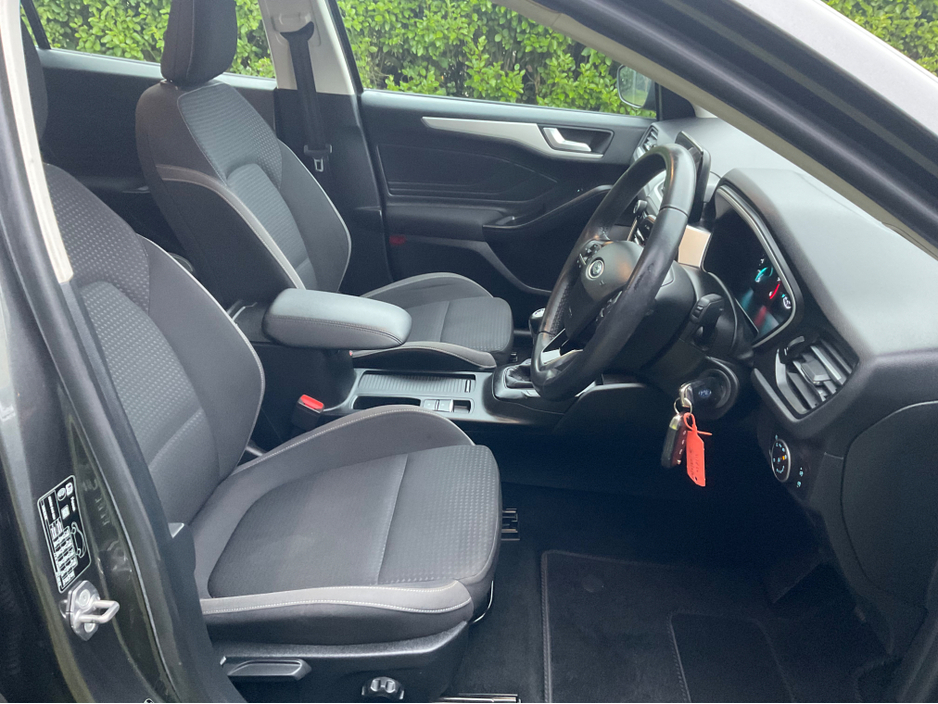 2018 Ford Focus - image 17