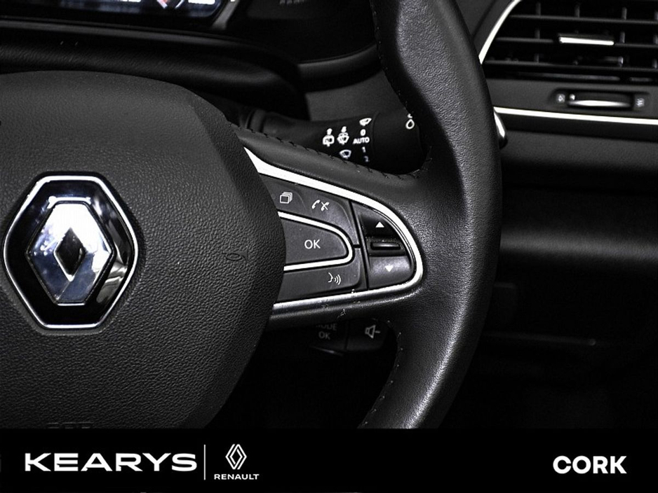 2020 Renault Megane - image 19