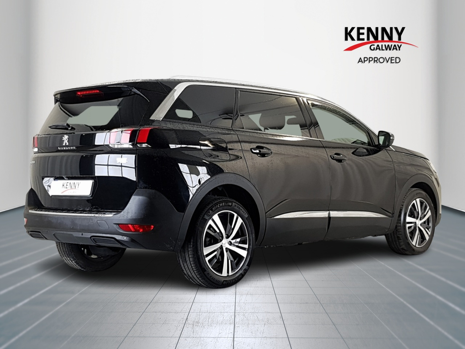 2024 Peugeot 5008 - image 7