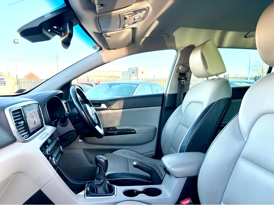 2021 Kia Sportage - image 12