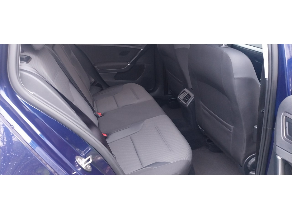 2018 Volkswagen Golf - image 10